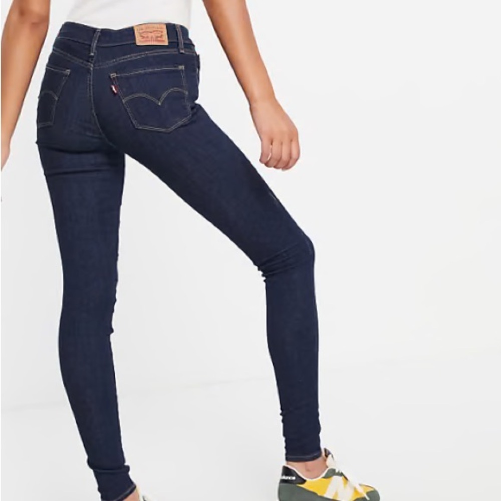 710 Levi’s Super Skinny 27 EUC